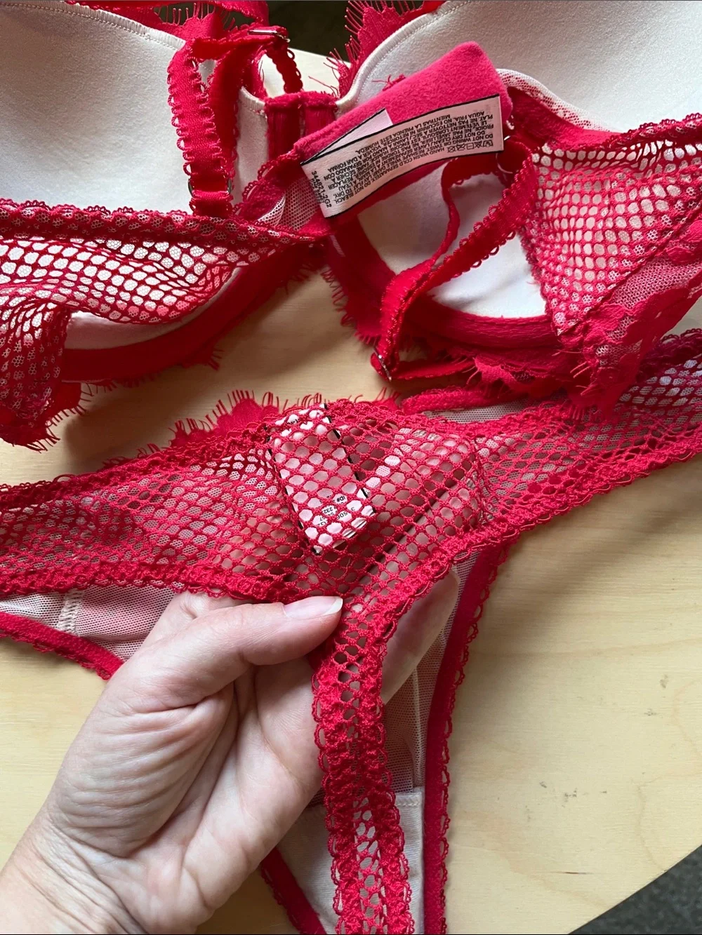 Victorias Secret sexy red lace matching bra + thong